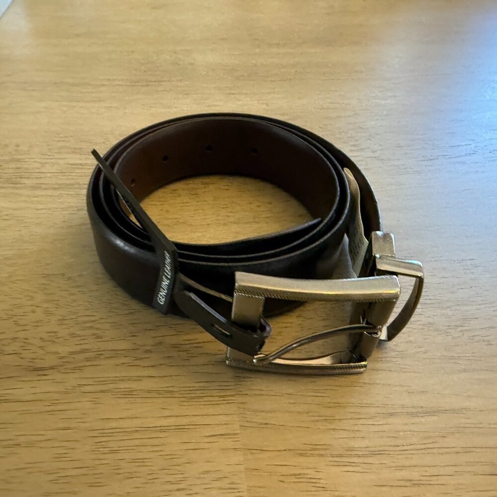NWT VanHeusen Black/Brown Leather Reversible Belt size 34